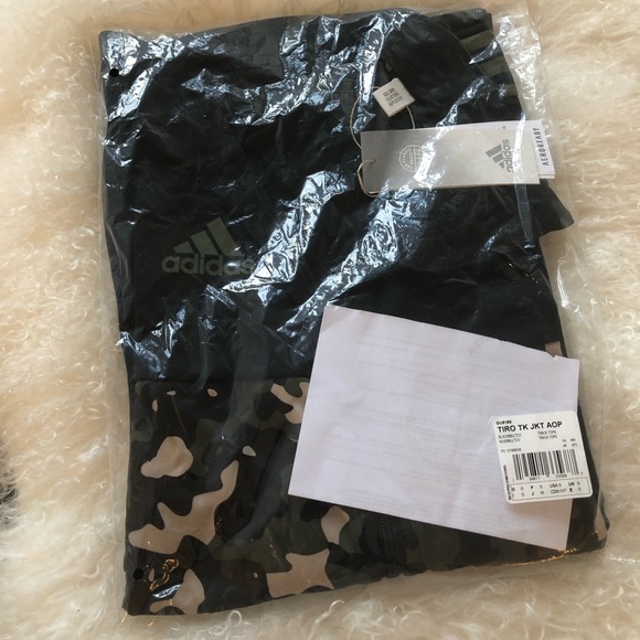 SOLD!BNWT Gorgeous Adidas Tiro 21 Camo colourblock graphic men’s track jacket .. - Picture 12 of 16